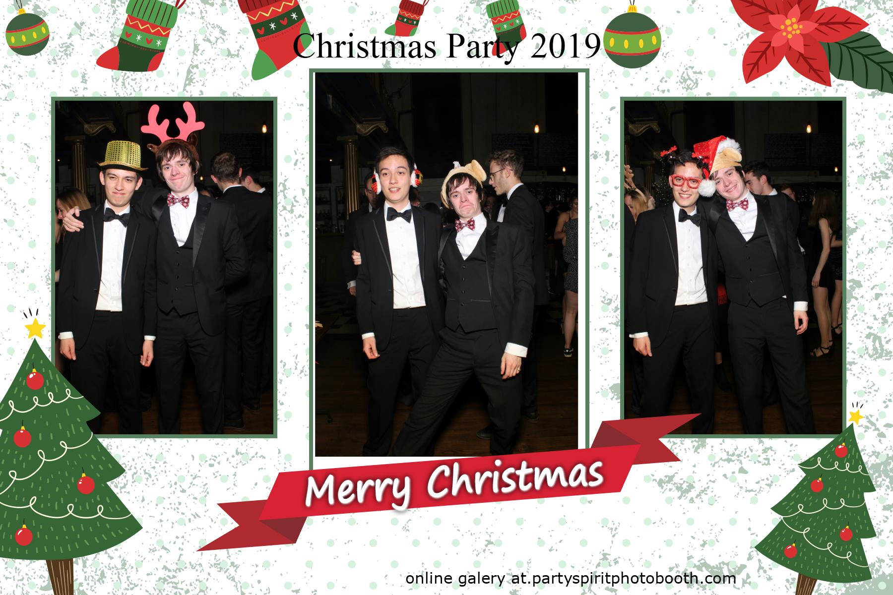 Christmas Party | View more photos from the event at gallery.partyspiritphotobooth.com/u/PartySpiritPhotoBooth/Christmas-Party-0